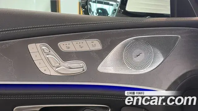 Mercedes-Benz AMG GT 2025 — Photo 14/20