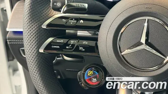 Mercedes-Benz AMG GT 2025 — Photo 16/20