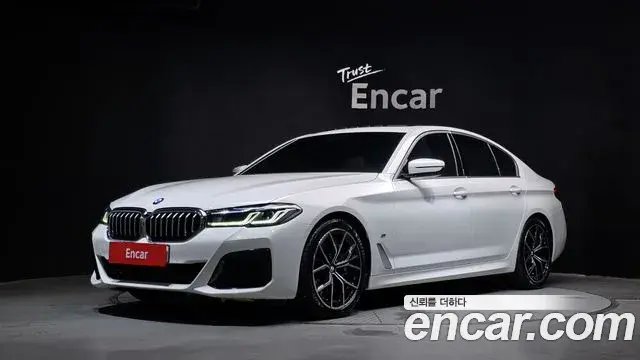 BMW 5 Series 2023 — Фото 10/20