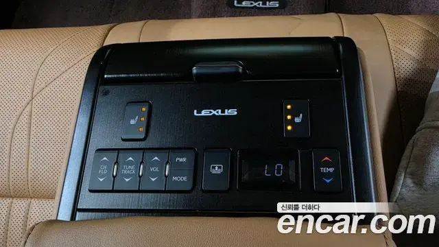 Lexus ES300h 2021 — ფოტო 17/41