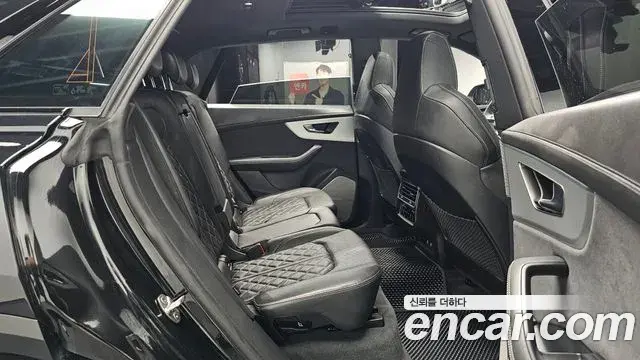 Audi Q8 2025 — ფოტო 20/38