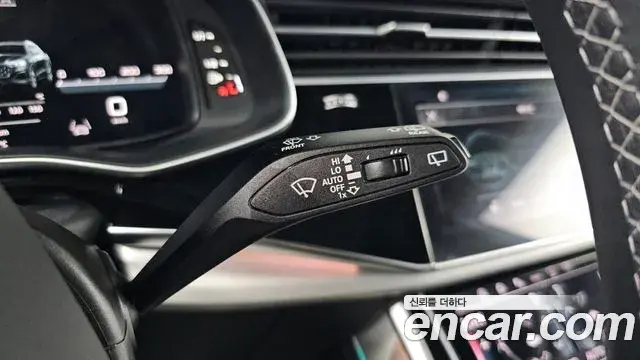 Audi Q8 2025 — ფოტო 27/38