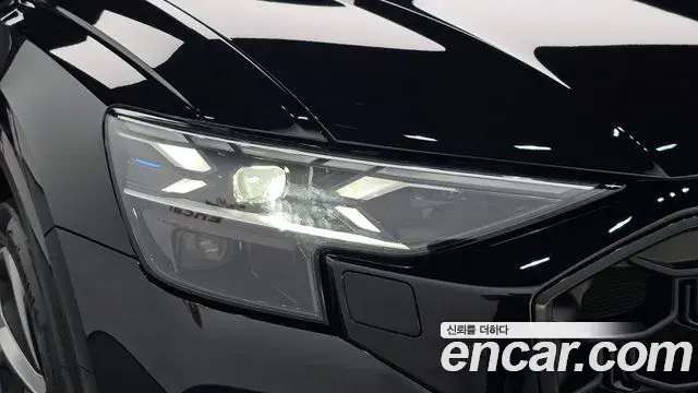 Audi Q8 2025 — ფოტო 28/38