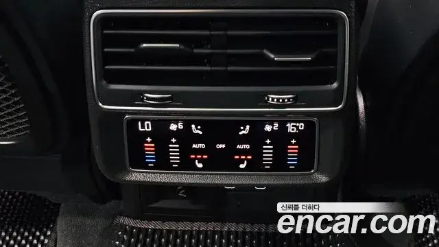 Audi Q8 2025 — ფოტო 21/38