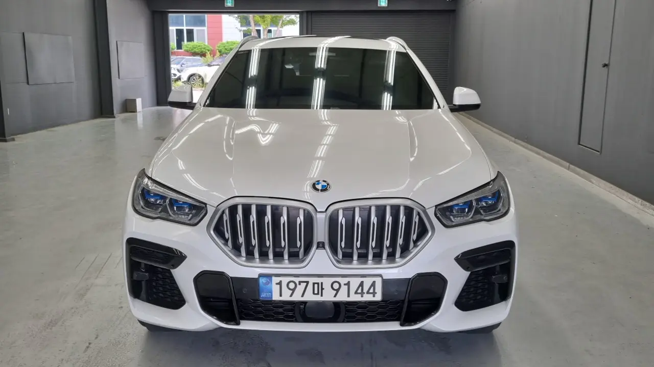 BMW X6 2022 — Photo 15/18