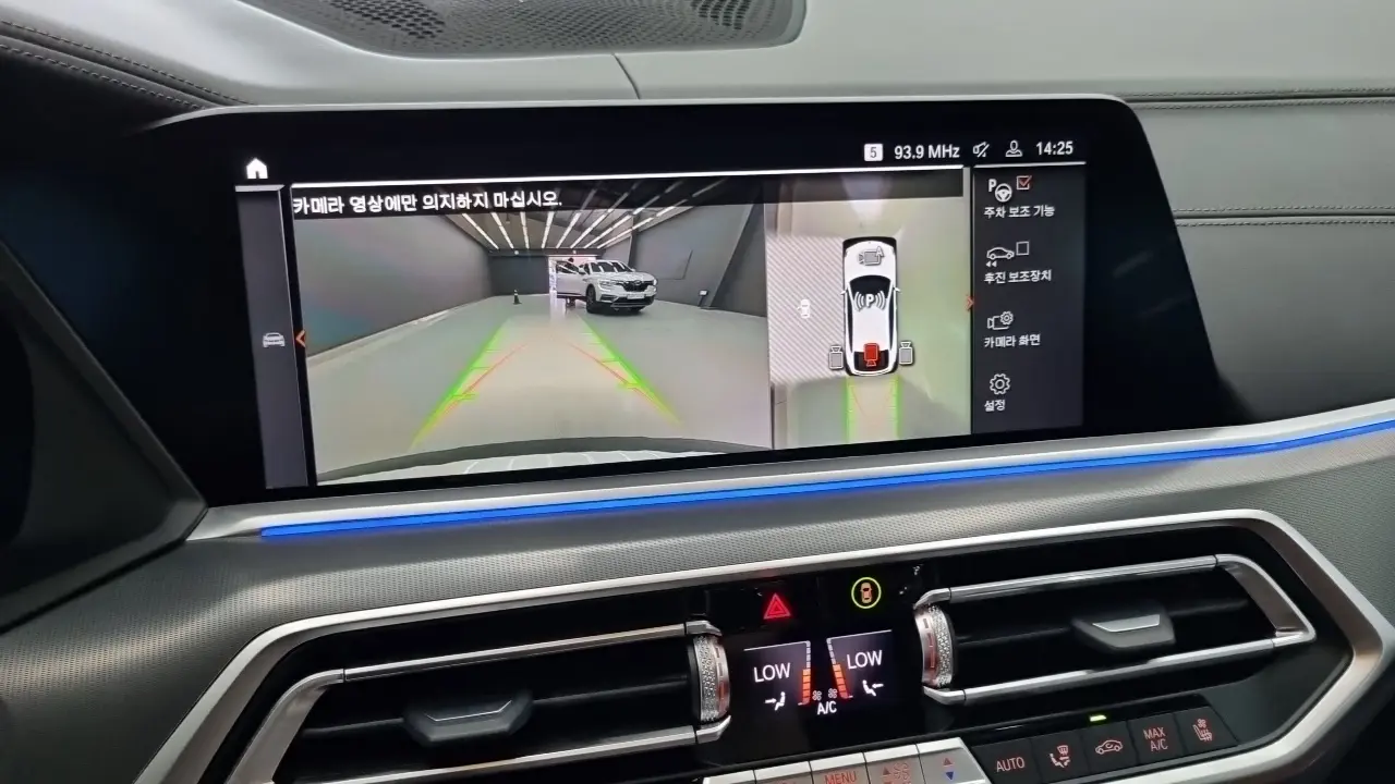 BMW X6 2022 — Photo 7/18