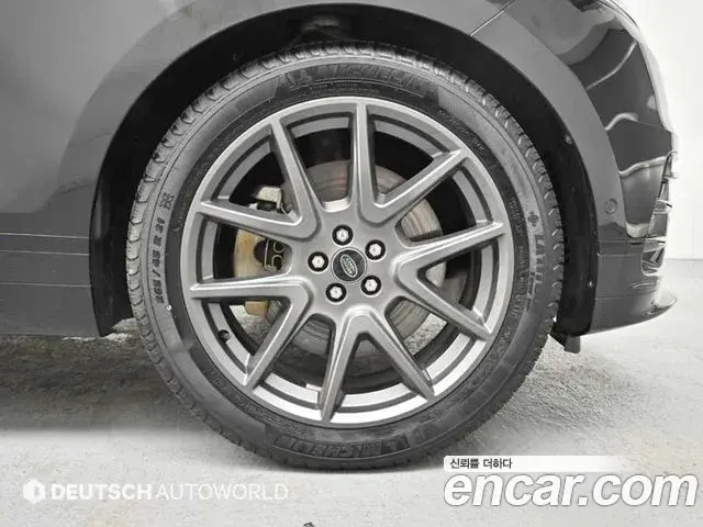 Land Rover Range Rover Velar 2025 — Photo 17/20