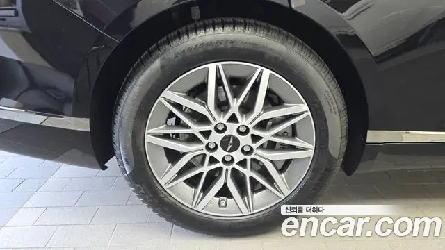 Genesis G80 2025 — Şəkil 1/33