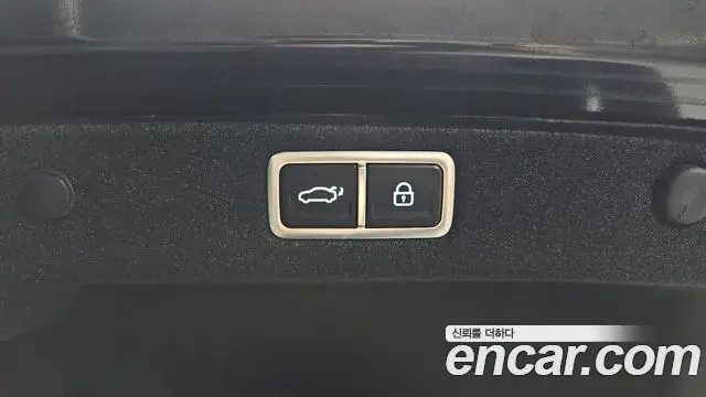 Hyundai Grandeur Hybrid 2023 — ფოტო 33/37