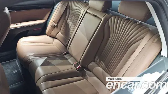 Hyundai Grandeur Hybrid 2023 — ფოტო 27/37