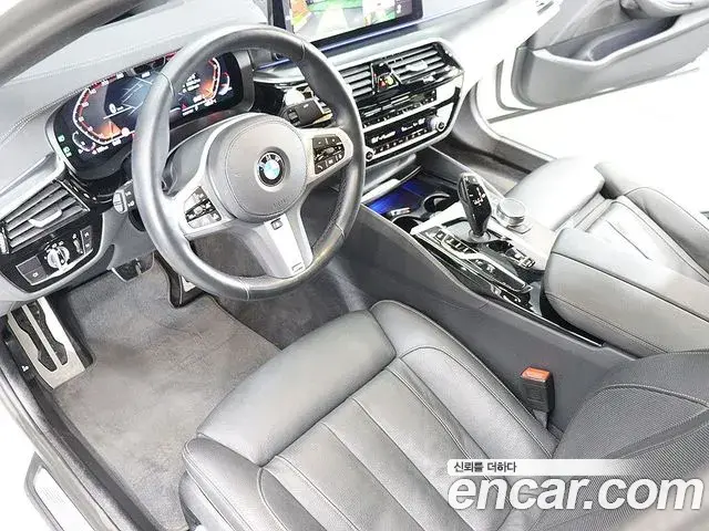 BMW 5 Series 2023 — Şəkil 11/20
