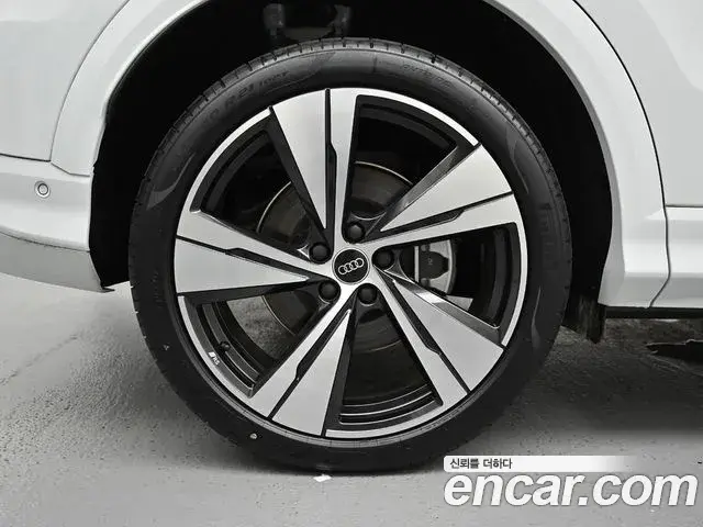 Audi Q5 2025 — ფოტო 3/20