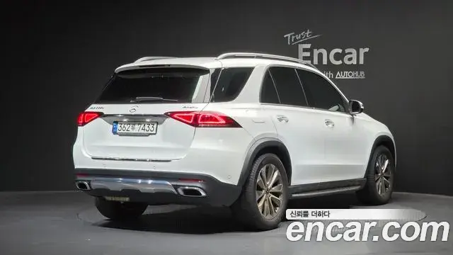 Mercedes-Benz GLE-Class 2021 — Фото 2/20