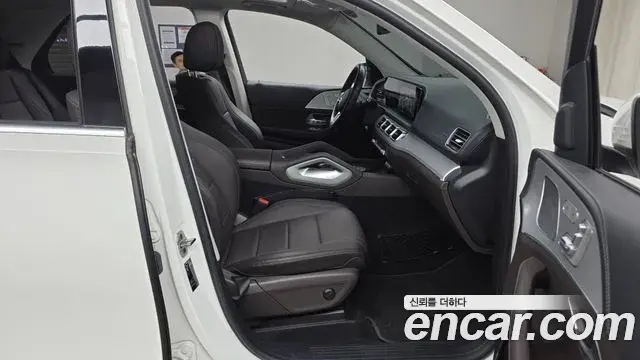 Mercedes-Benz GLE-Class 2021 — Фото 11/20