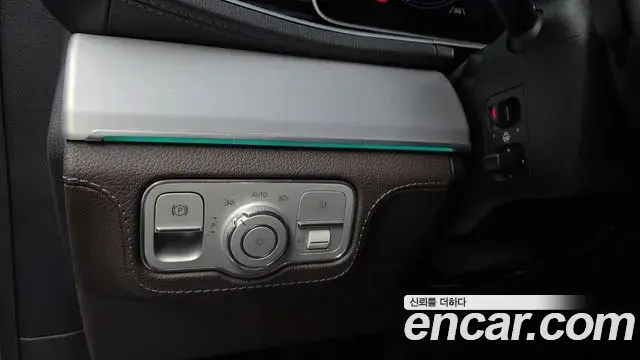 Mercedes-Benz GLE-Class 2021 — Şəkil 21/34