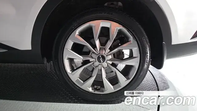 Kia Sorento 2022 — ფოტო 20/36
