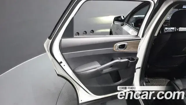 Kia Sorento 2022 — ფოტო 7/36