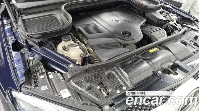 Mercedes-Benz GLE-Class 2021 — Photo 24/32