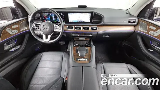Mercedes-Benz GLE-Class 2021 — Photo 15/32