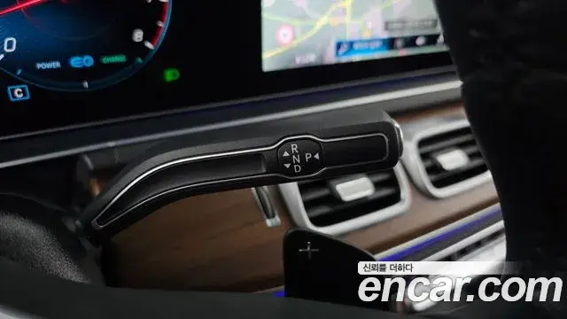 Mercedes-Benz GLE-Class 2021 — Photo 30/32