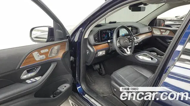 Mercedes-Benz GLE-Class 2021 — Photo 32/32