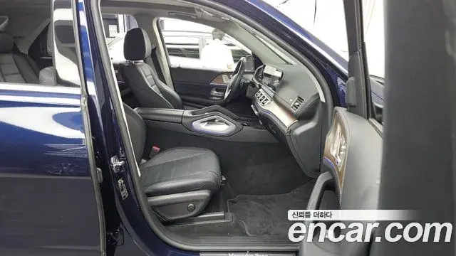 Mercedes-Benz GLE-Class 2021 — Photo 22/32