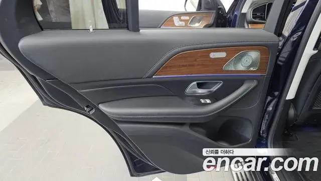 Mercedes-Benz GLE-Class 2021 — Photo 14/32