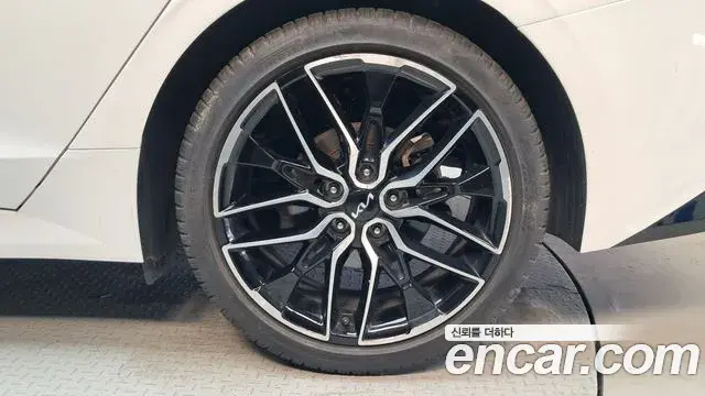 Kia K5 2022 — Photo 28/36