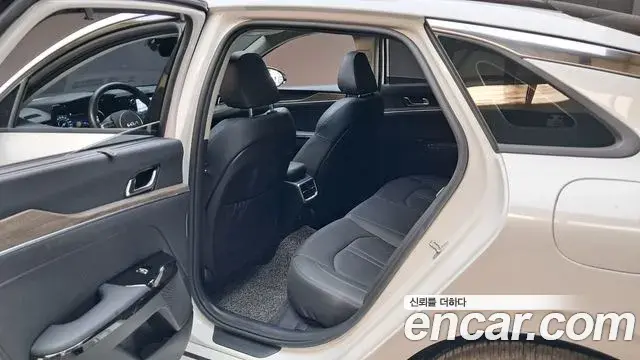 Kia K5 2022 — Photo 24/36