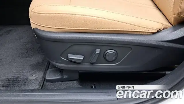 Kia Sorento 2022 — ფოტო 18/37