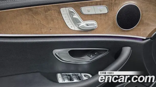 Mercedes-Benz E-Class 2022 — ფოტო 1/31