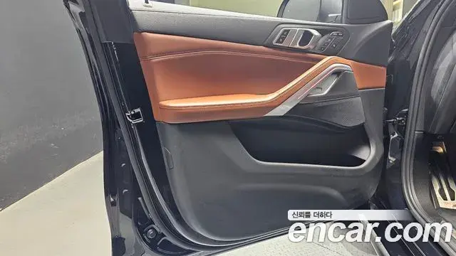 BMW X6 2022 — Photo 33/34