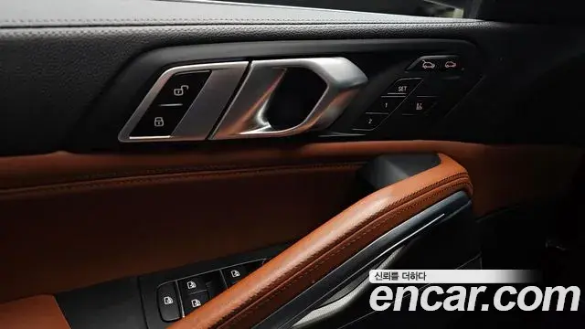 BMW X6 2022 — Photo 10/34
