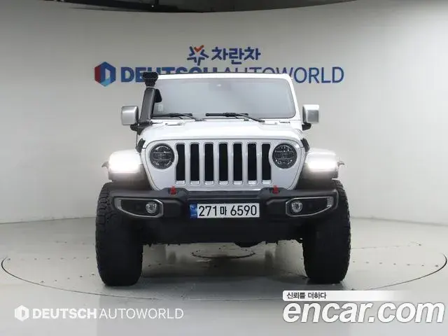 Jeep Wrangler 2022 — ფოტო 16/20