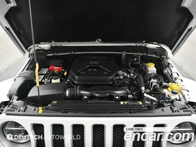 Jeep Wrangler 2022 — ფოტო 13/20