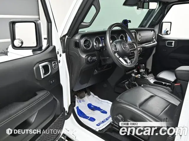 Jeep Wrangler 2022 — ფოტო 14/20