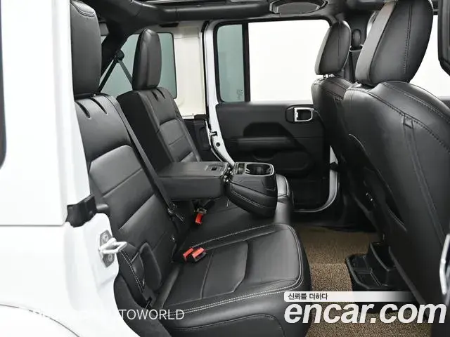 Jeep Wrangler 2022 — ფოტო 3/20