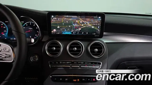 Mercedes-Benz GLC-Class 2021 — ფოტო 16/32