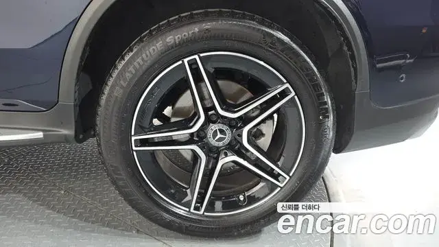 Mercedes-Benz GLC-Class 2021 — ფოტო 28/32