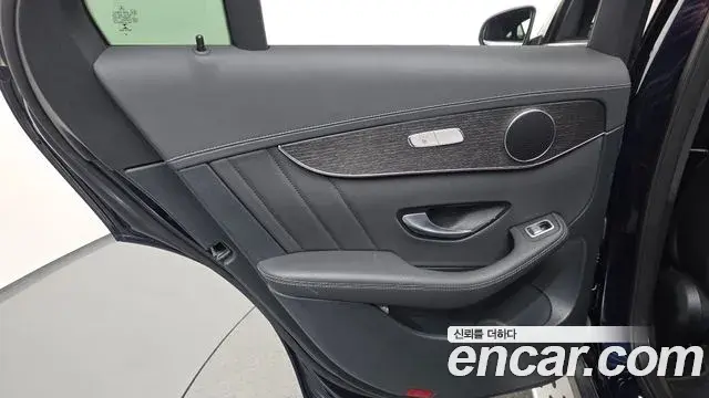 Mercedes-Benz GLC-Class 2021 — ფოტო 19/32
