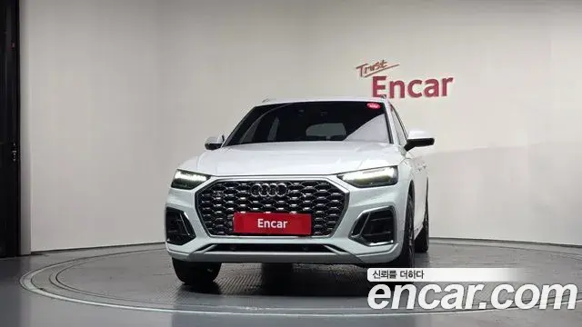 Audi Q5 2023 — ფოტო 22/34