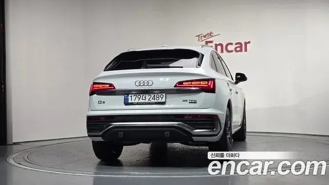 Audi Q5 2023 — ფოტო 26/34