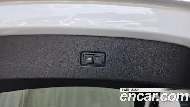 Audi Q5 2023 — ფოტო 33/34