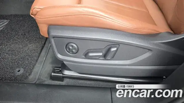 Audi Q5 2023 — ფოტო 27/34
