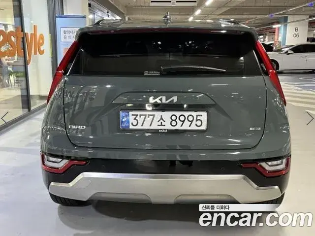 Kia Niro 2025 — Фото 4/19