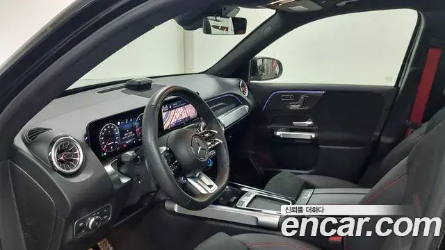 Mercedes-Benz GLB-Class 2025 — Photo 14/18
