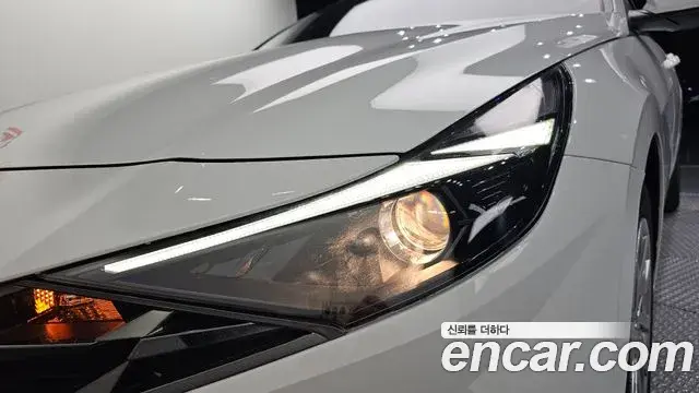 Hyundai The New Avante Hybrid 2021 — Photo 5/30