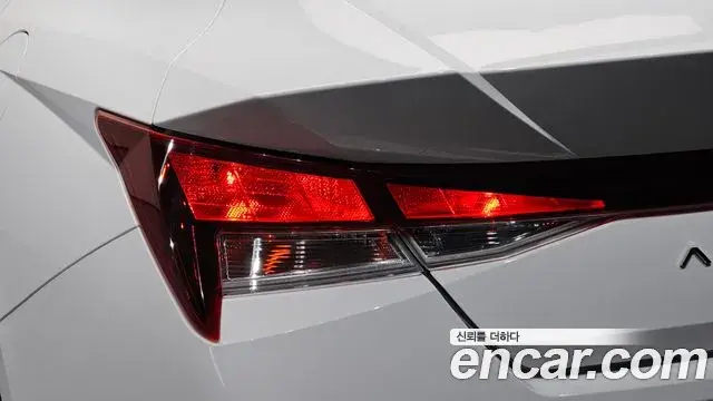 Hyundai The New Avante Hybrid 2021 — Photo 30/30