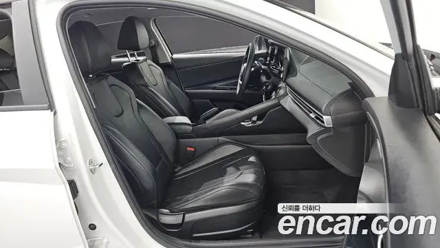 Hyundai The New Avante Hybrid 2021 — Photo 7/30