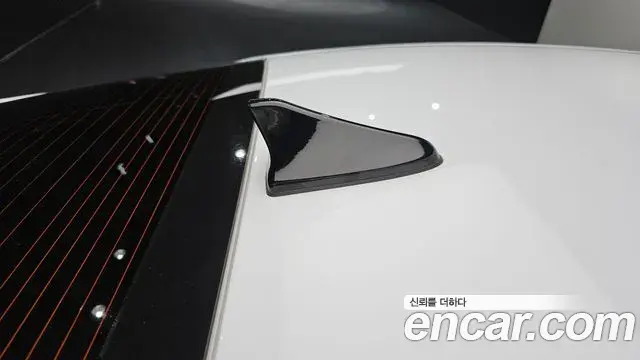 Hyundai The New Avante Hybrid 2021 — Photo 2/30
